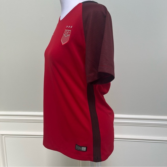 Nike Women's Red and Burgundy Soccer Jersey S - Picture 2 of 7